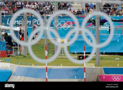 Anneaux Jeux Olympiques Hi Res Stock Photography And Images Alamy