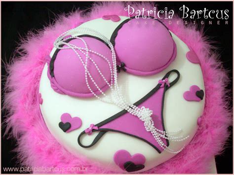 Bolo Chá de Lingerie PATRICIA BARTCUS Cake Designer