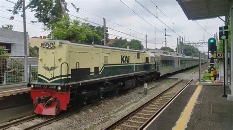 STASIUN KRAMAT LOKOMOTIF VINTAGE RANGKAIAN KA MAJAPAHIT PULANG DIPO