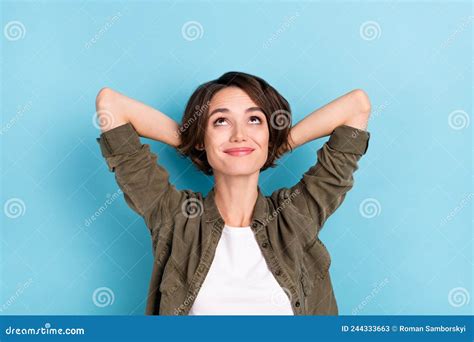 Photo Of Optimistic Young Bob Hairdo Lady Hands Head Look Up Wear