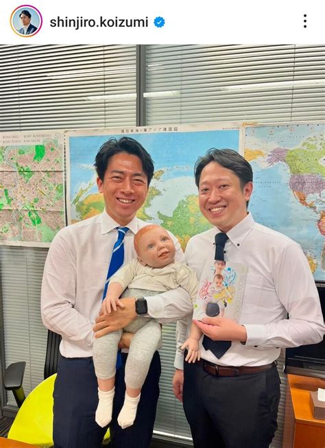 2児パパ・小泉進次郎氏、8キロの“赤ちゃん”を抱っこ「顔」「首すわってる？」「素敵です」の声 スポーツ報知