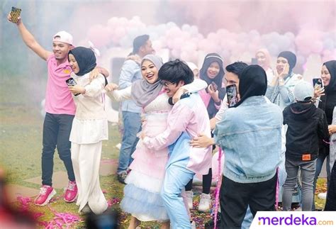 Foto Momen Bahagia Aurel Gelar Gender Reveal Ini Jenis Kelamin