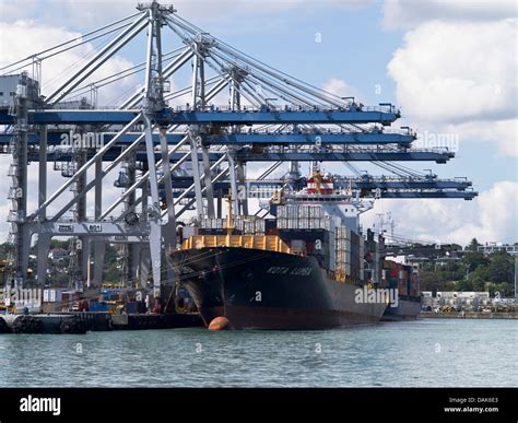 dh Auckland Harbour AUCKLAND NEW ZEALAND Port of Auckland Container ...