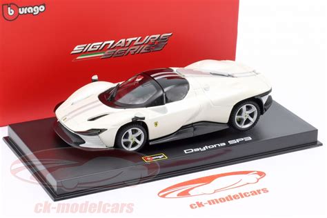 Bburago 1 43 Ferrari Daytona SP3 Année de construction 2022 blanc