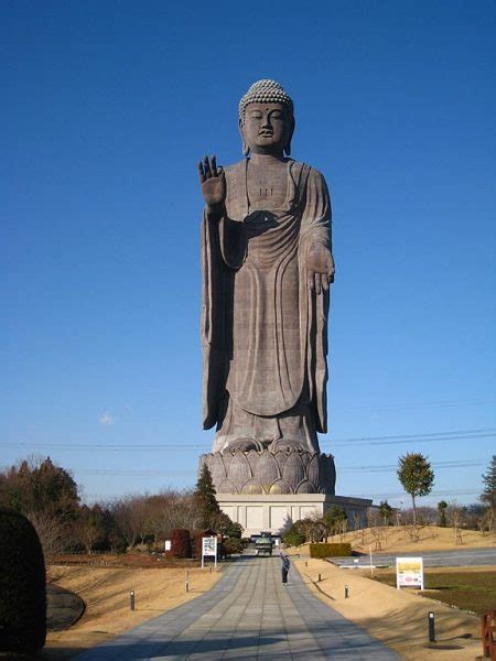 Biggest Statues In The World The Global Gadabout