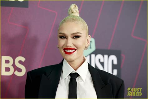 Gwen Stefani Blake Shelton Expertly Match Their Looks For CMT Music