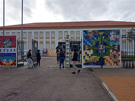 Quinhentos Alunos Regressaram S Aulas Esta Quinta Feira Na Escola