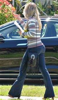Hilary Duff Flaunts Her Plump Round Ass In Tight Jeans