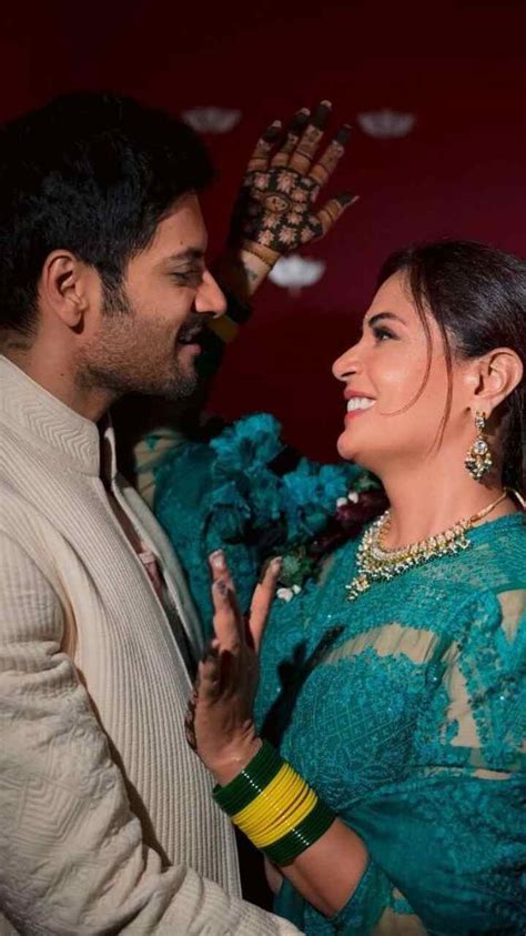 Richa Chadha Shares Pictures Of Her And Ali Fazal S Mehendi Ceremony In