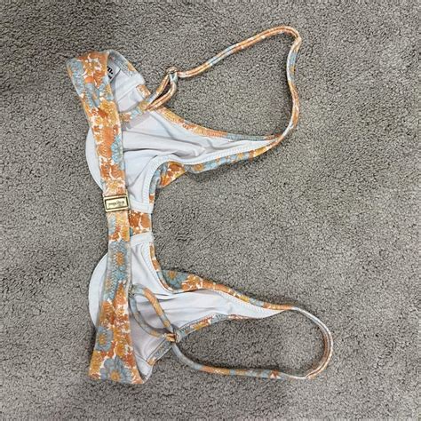 Rythm Bikini Top Size 6 Depop