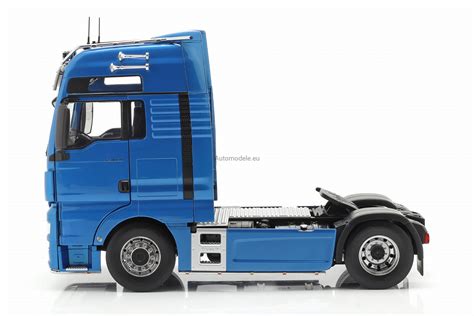 MAN TGX XXL 18 640 2018 Premium ClassiXXs By IXO 1 18 PCL30200