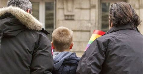 Ni A Criada Por Pareja Gay Se Opone Fervientemente Al Matrimonio Entre Personas Del Mismo Sexo