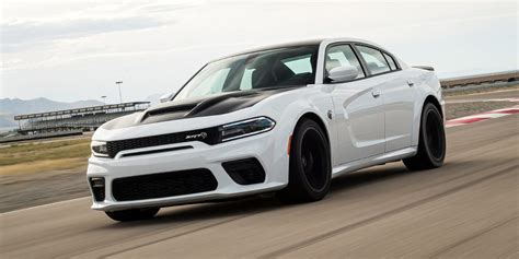 2018 Dodge Charger SRT Hellcat SRT Hellcat RWD Features and Specs