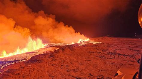 Vulcão entra em erupção na Islândia veja fotos