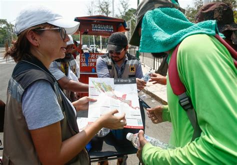 La Jornada Cientos Reciben En Tuxtla Guti Rrez Pase Para D As Y