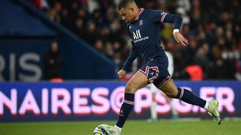 Con un estelar Mbappé PSG golea 5 1 al Lorient