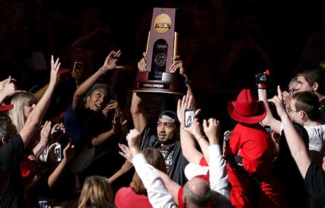 Louisville Fans Celebrate Success Of Cardinals Hoops Teams Sports