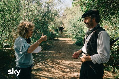 L Arte Della Gioia Valeria Golino Nelle Prime Foto Della Serie Sky