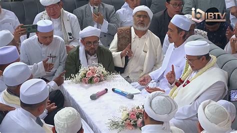 Terpaut Usia Tahun Potret Pernikahan Habib Rizieq Shihab Dengan