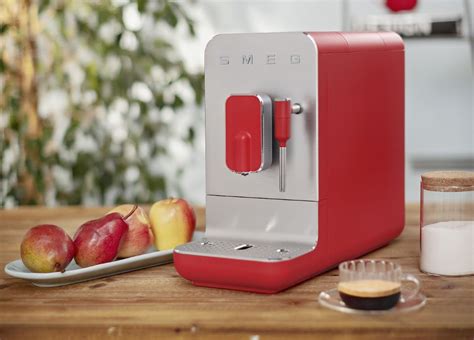 Full Automatic coffee machine, a new sensory experience | Smeg.com