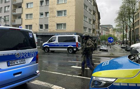 Großeinsatz der Polizei am Gymnasium Sedanstraße in Wuppertal Was wir