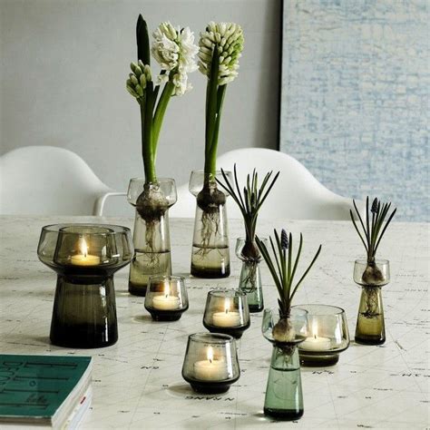 Easy Pieces Bulb Vases Gardenista Bulb Vase Decor Vase