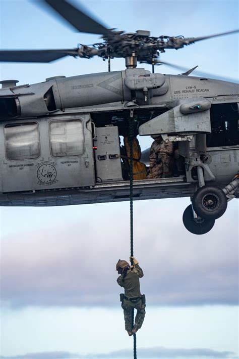 U S Navy On Twitter Learning The Ropes And Training The Team