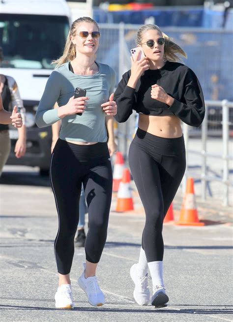 Natalie Jayne Roser Sexy In Leggings Hot Celebs Home