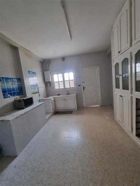 Blle Villa 260m2 bien placé à sahloul cava tn