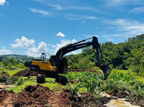 Prefeitura De Taquara Realiza Desassoreamento Em Arroio No Distrito De