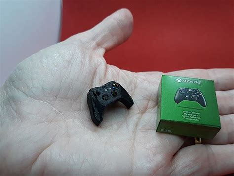 Miniature Xbox One controller – Tiny Must Haves