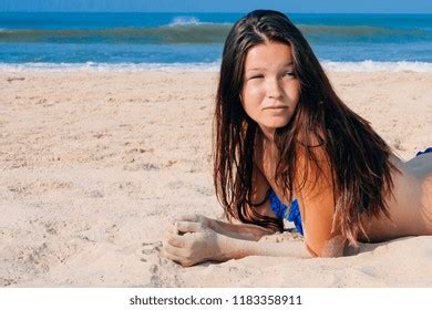 Young Sexy Woman Black Bikini Lies 스톡 사진 784966558 Shutterstock