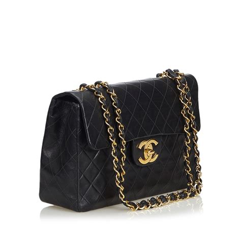 Chanel Sac à rabat simple en cuir d agneau Maxi classique Noir ref