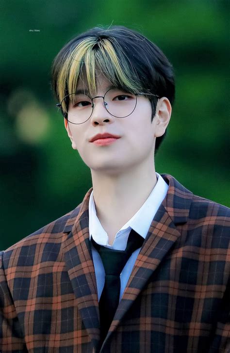 WEi Made Stray Kids' Seungmin Cry—For The Most Heartwarming Reason ...