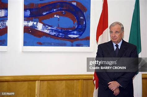 78 Canadian Prime Minister Paul Martin Visits Stock Photos, High-Res ...