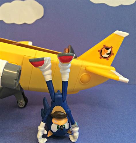 A GEEK DADDY: Sonic Boom Tail's Plane