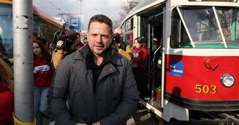 Trzecia linia metra i tramwaj na Białołękę Co obiecuje Trzaskowski