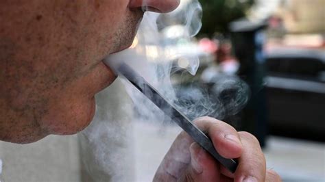 Vaping Illness Cases Surge To 1 080 Deaths Rise To 18