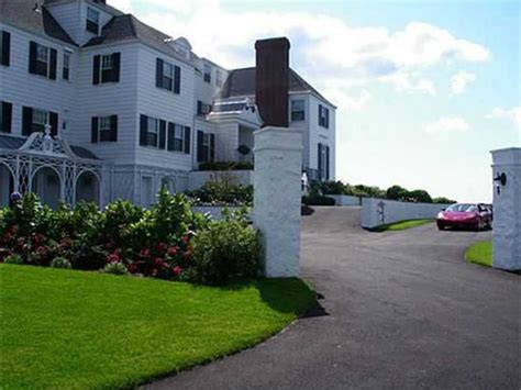 House Tour Tuesday— Taylor Swift's Rhode Island Mansion - Popdust