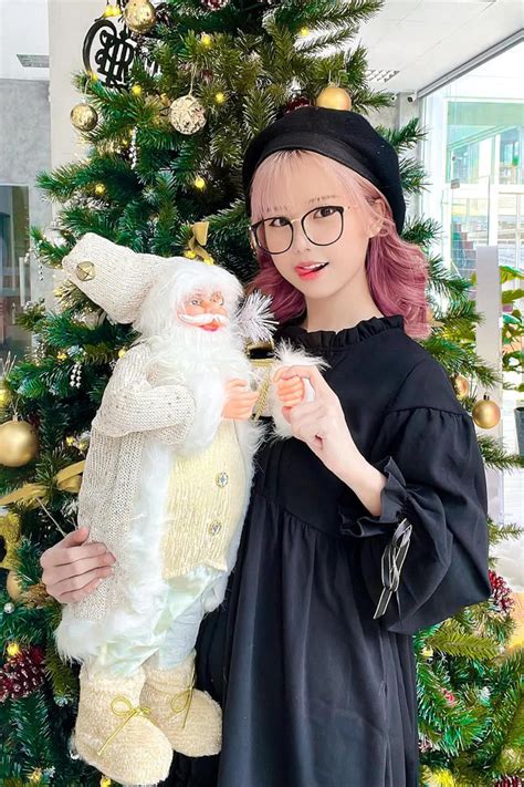 Hot girl làng game thi nhau đọ sắc trong trang phục Noel