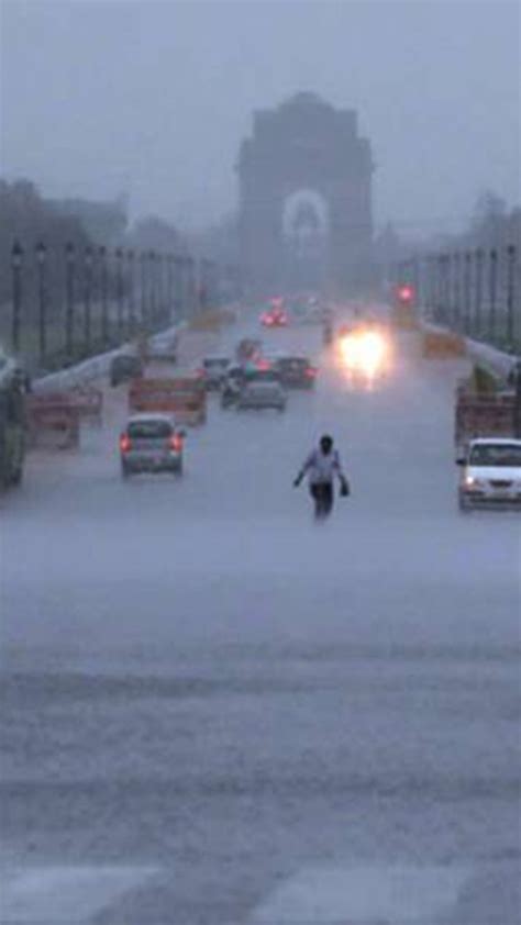 Delhi Noida Weather Update Imd Predicts Light Rain Cloudy Sky