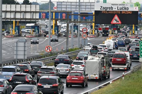 Nastavile se gužve na cestama Na Demerju kolona 9 kilometara pred