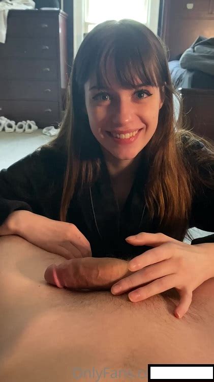 Forumophilia PORN FORUM Cute Teen Girl Gives Sloppy Blowjob