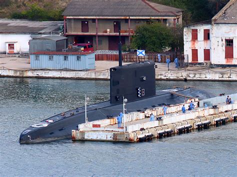 Подводная лодка "Великий Новгород" ЧФ РФ у причала