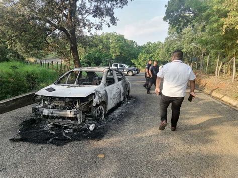 Localizan dos taxis calcinados en Matías El Imparcial de Oaxaca