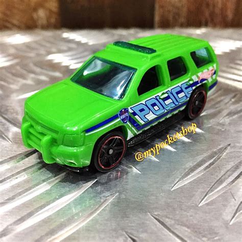 Hot Wheels Chevy Tahoe Hobbies Toys Toys Games On Carousell