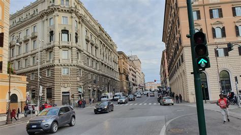 Roma Via Cavour Confinelive