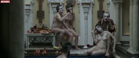 Naked Unknown In A Filosofia Na Alcova