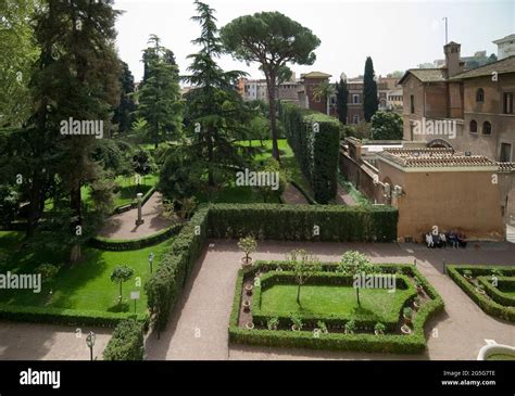 Villa farnesina garden hi-res stock photography and images - Alamy