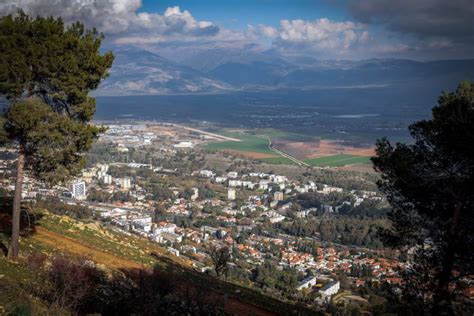 After rocket barrage from Lebanon on Western Galilee, northern Israeli ...